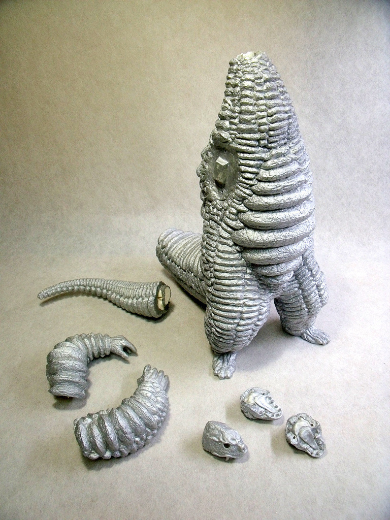レッドキング完成品製作 その4: 怪獣ガレージキット造形記録