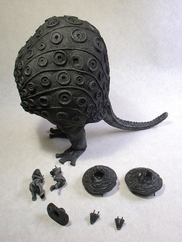 タッコング完成品製作記 その3: 怪獣ガレージキット造形記録