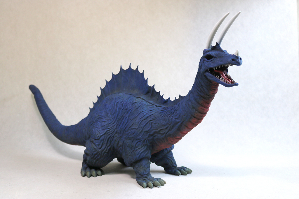 キングザウルス三世完成品製作記 その５: 怪獣ガレージキット造形記録